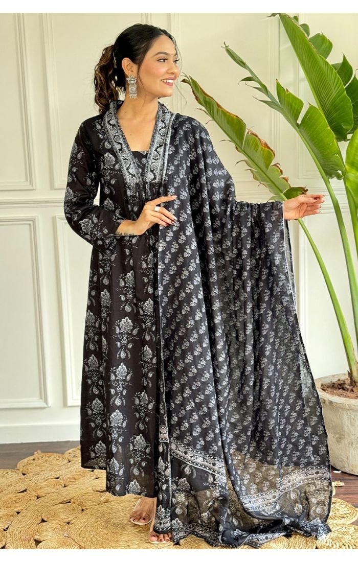 Elegant Black Printed Kurta Pant Set for Women – Wedding & Festive Wear