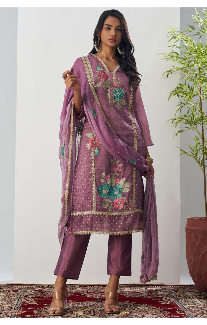 Pakistani style lavender crushed silk suit with floral embroidery, 3/4 sleeves, V-neckline, and embroidered dupatta – SALV5801