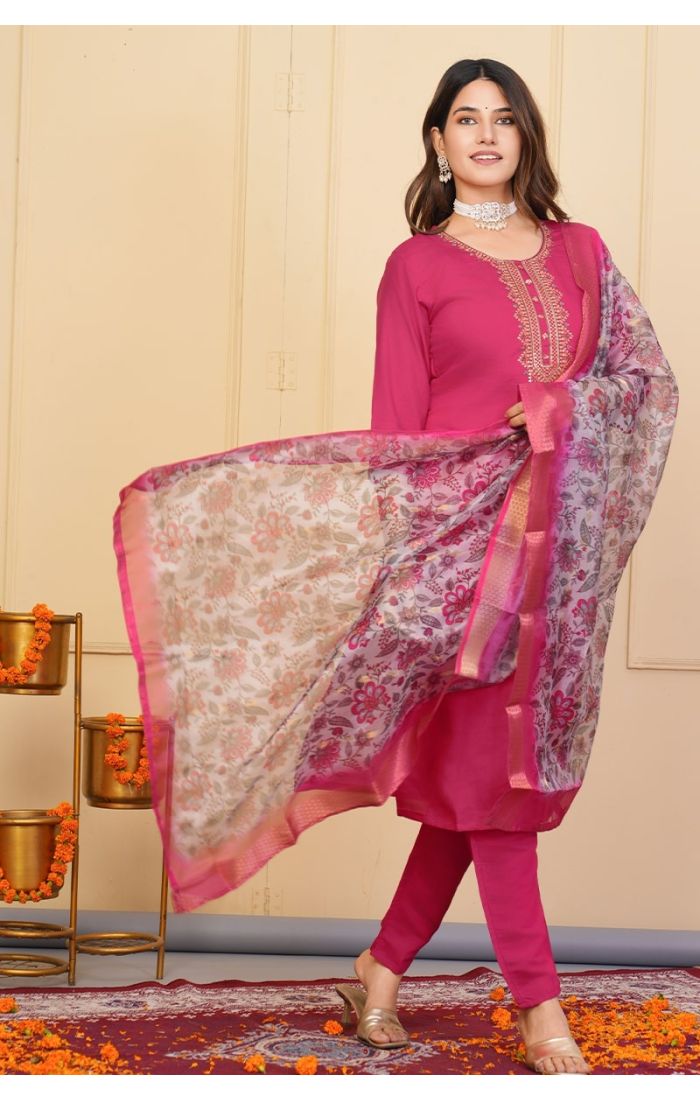 Rose Pink Embroidered Chanderi Kurta Set for Women – Elegant Wedding & Festive Ethnic Wear