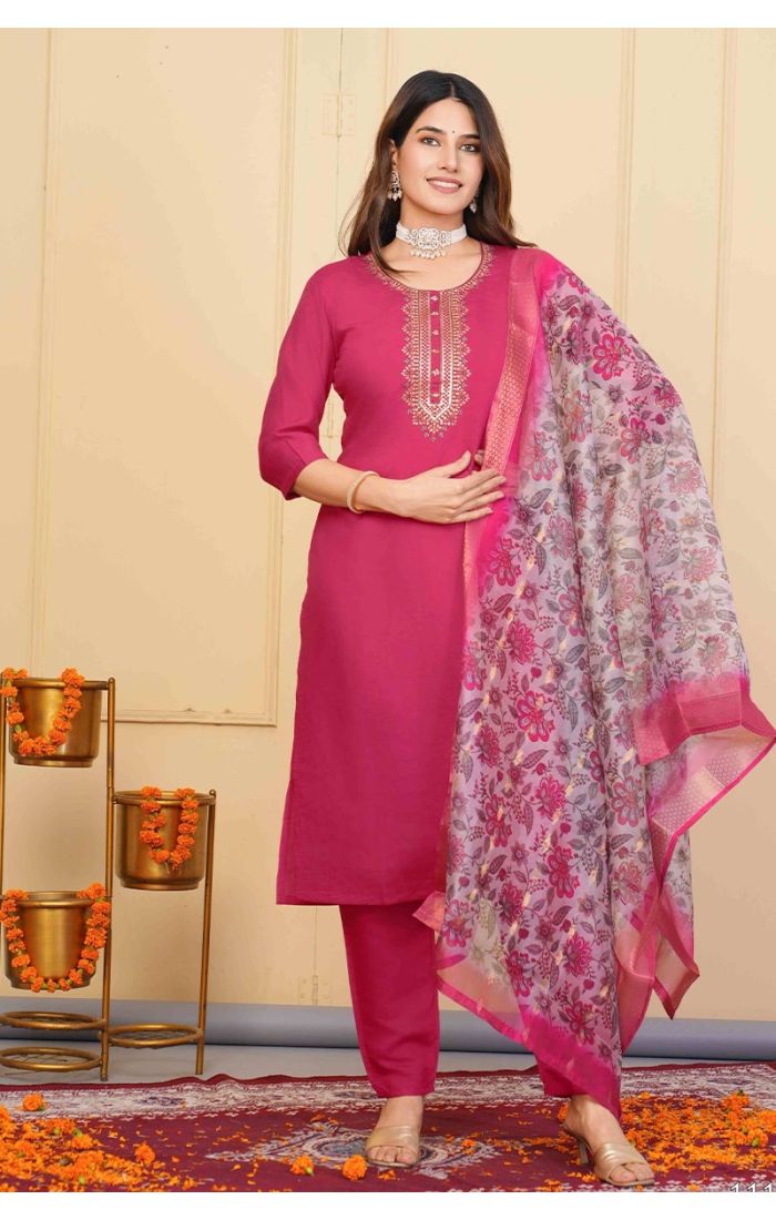 Rose Pink Embroidered Chanderi Kurta Set for Women – Elegant Wedding & Festive Ethnic Wear